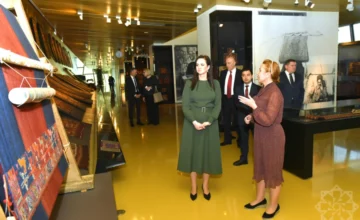 Lithuanian Prime Minister visits the National Carpet Museum