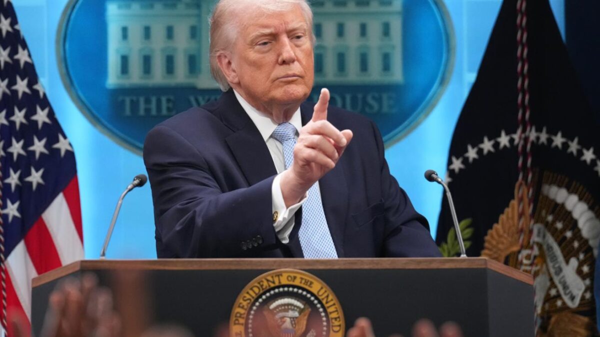 US issues stern warning to countries supplying weapons to Iran