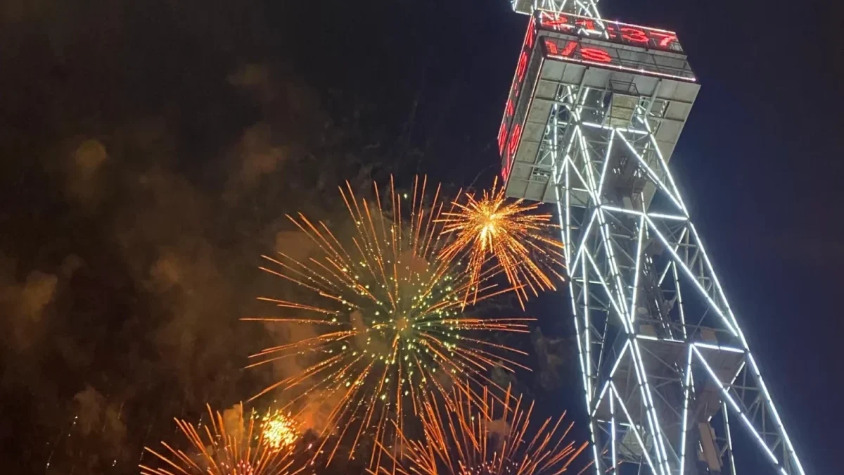 National Standard Time Display Begins on the Boulevard