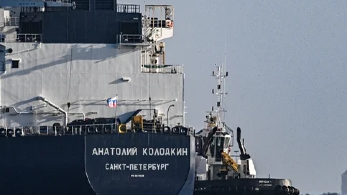 The US has extended the sanctions exemption on the sale of Russian oil to lower energy prices