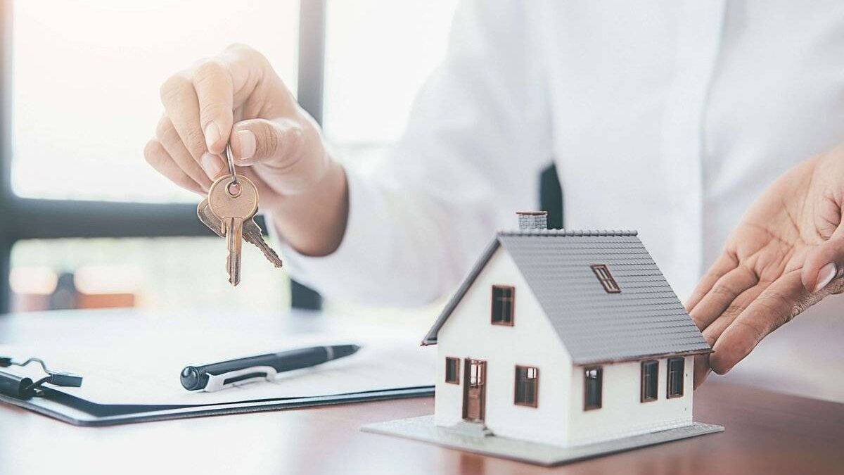 The volume of loans granted to real estate companies has decreased sharply