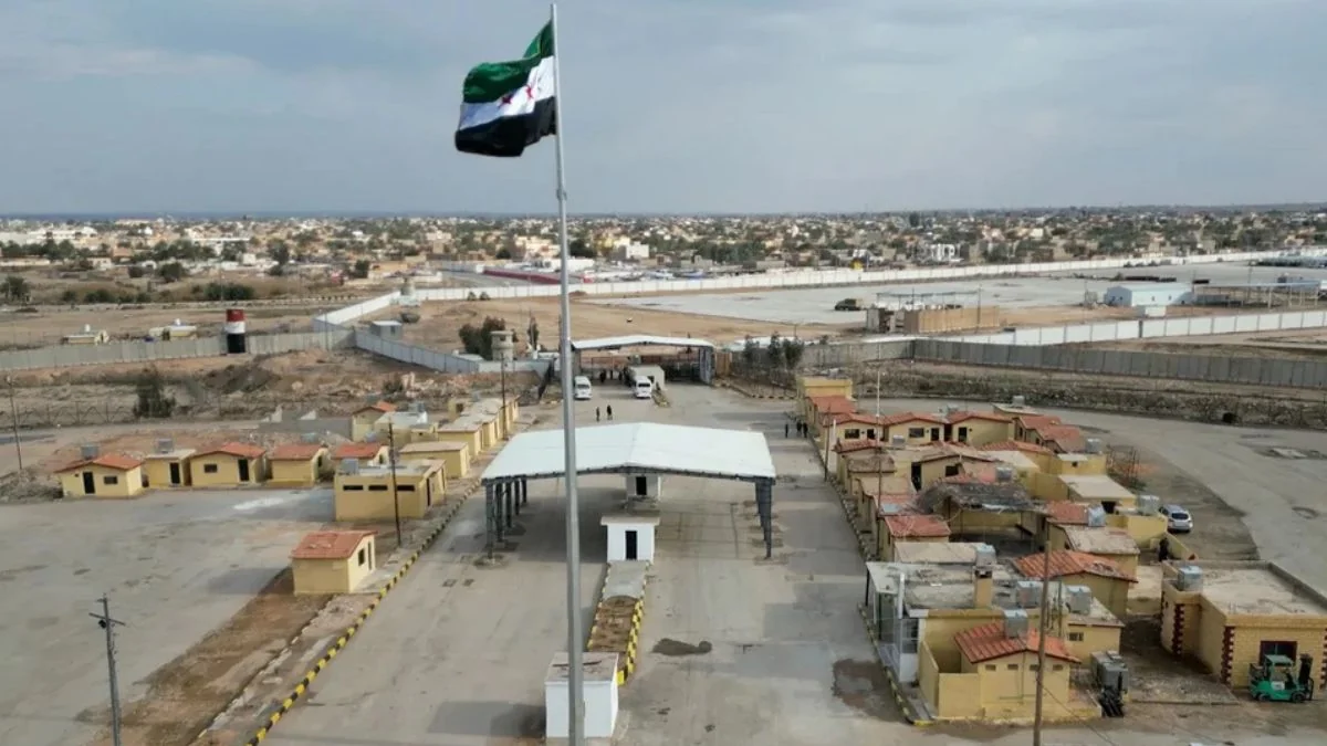 Iraq opens border crossing with Syria after 10 years