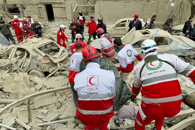 Red Crescent: 960 people rescued from under the rubble in Tehran