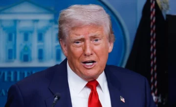 Trump claims Iran is “financially collapsing”