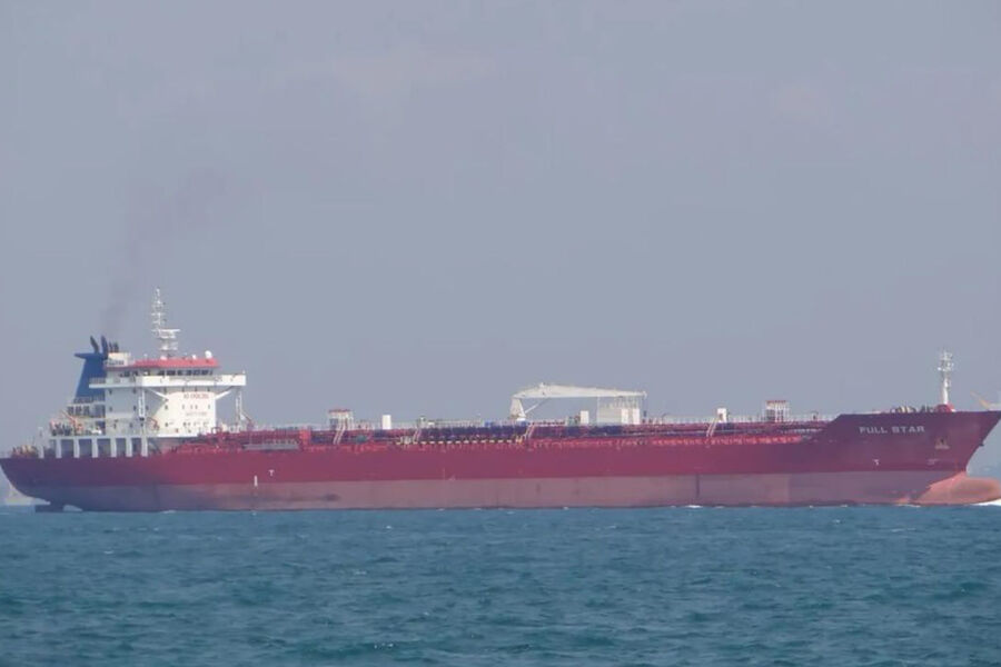 Media: Chinese tanker passes through blockaded Strait of Hormuz