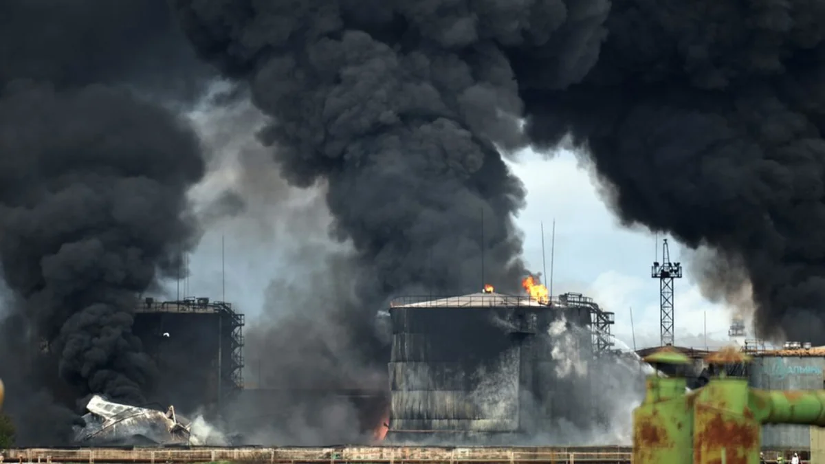 Ukraine strikes “Kacha” airfield and oil depot in Simferopol