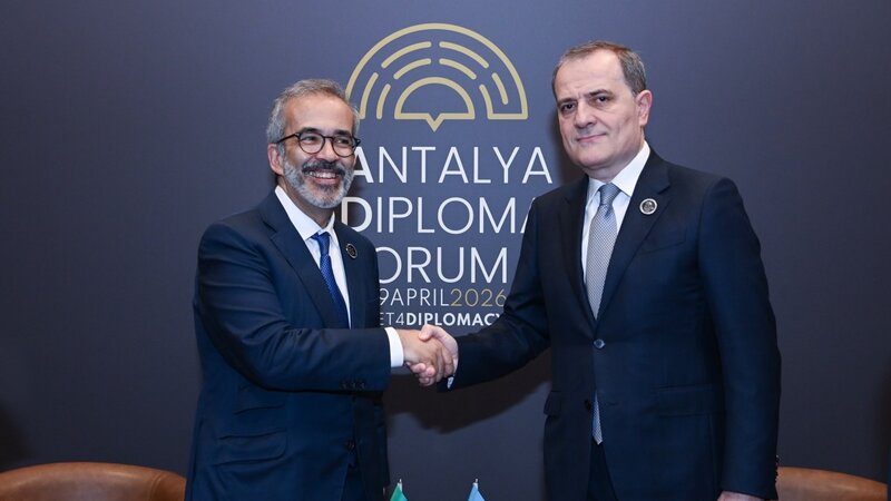 Jeyhun Bayramov met with his Portuguese counterpart