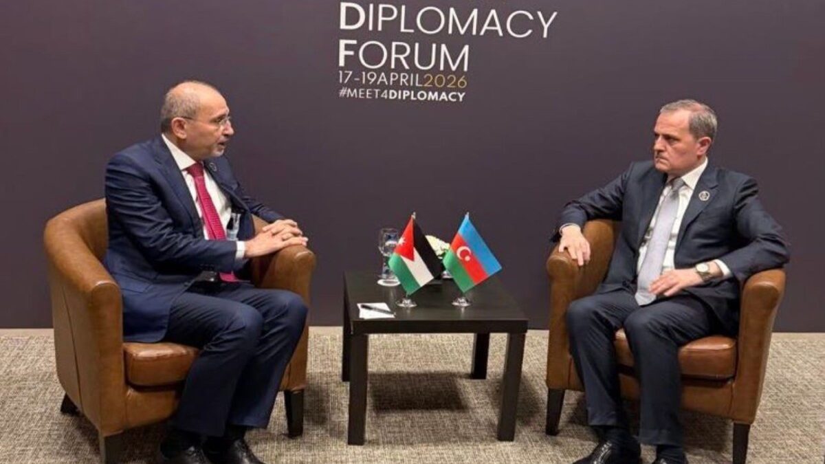 Jeyhun Bayramov met with the Deputy Prime Minister of Jordan