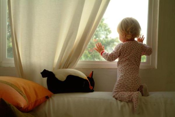 Three-year-old child dies after falling from the 4th floor in Baku