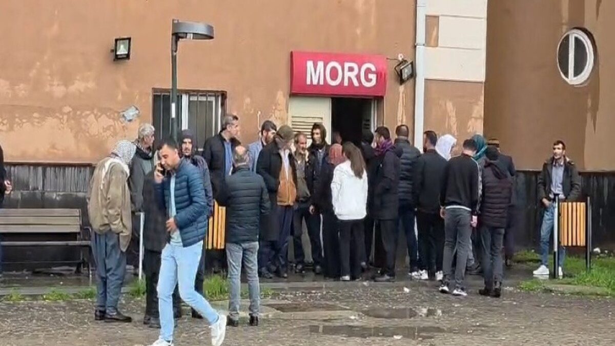 Lightning strikes and kills two students at a school in Turkey