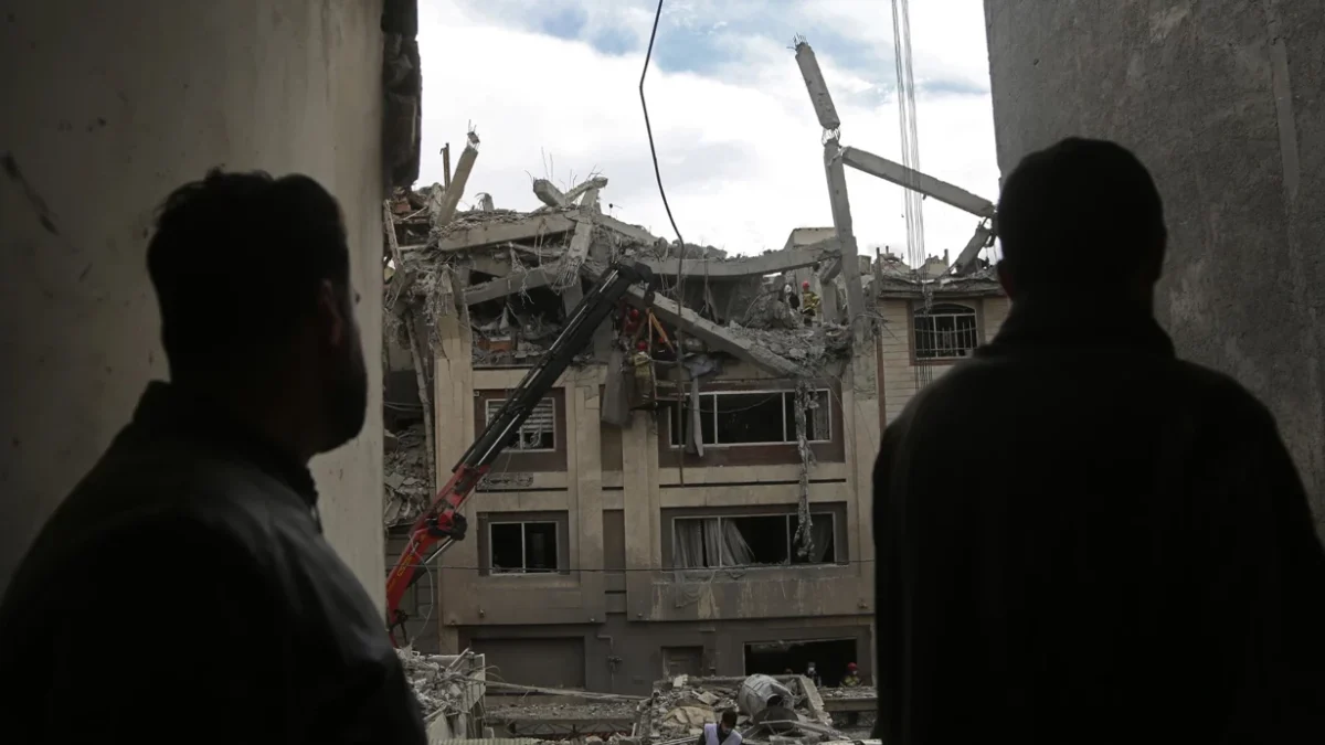 US-Israel Attacks Tehran: Numerous Casualties