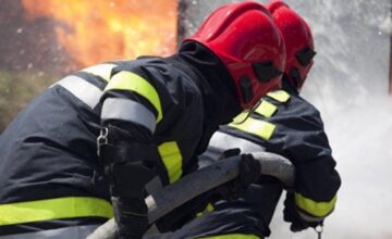 Fire breaks out in a residential building in Baku