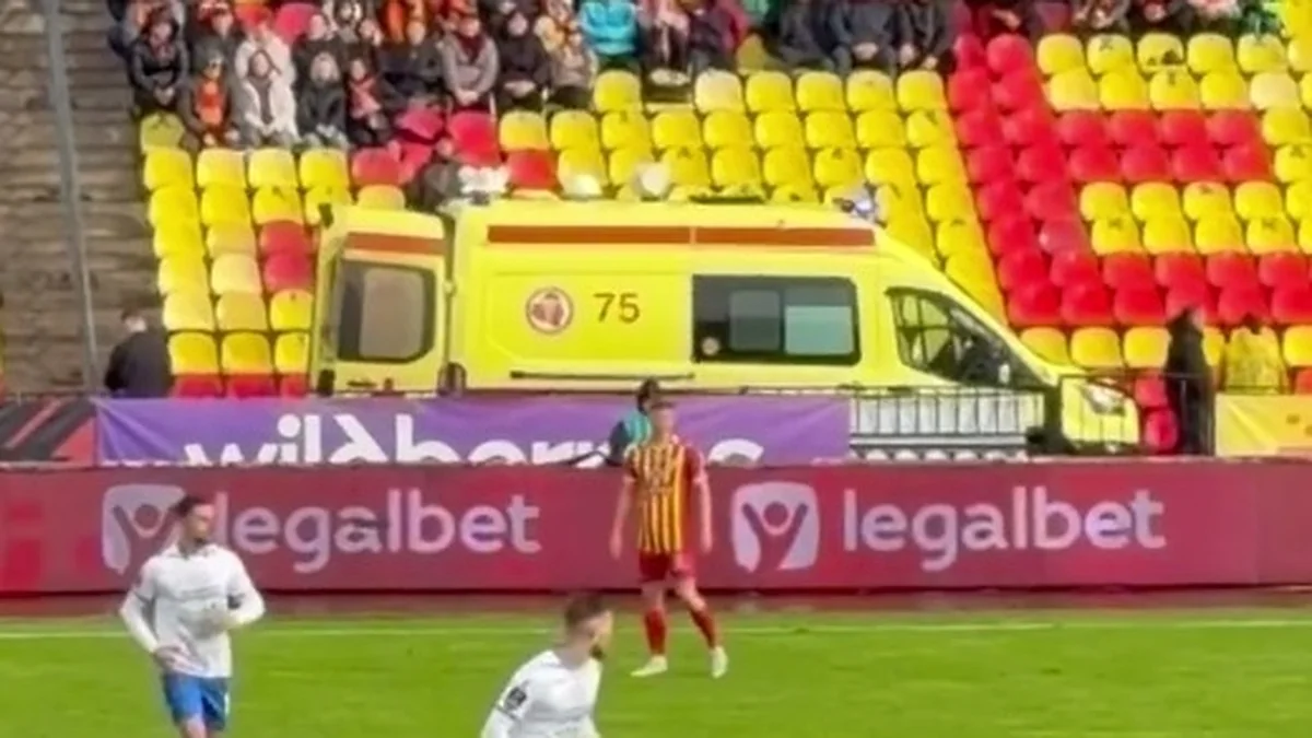 Fan dies in stands during a football match in Russia
