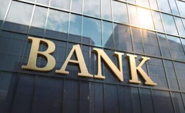 List of banks and currency exchange offices operating during holidays announced