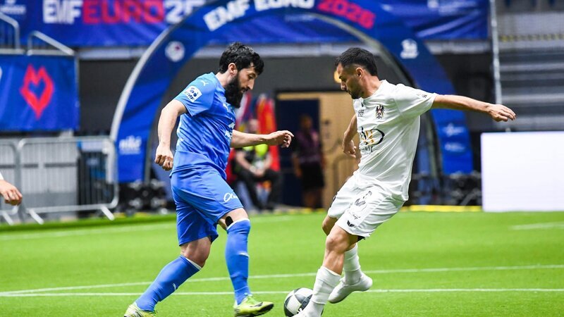 Azerbaijan national team to face France for group leadership