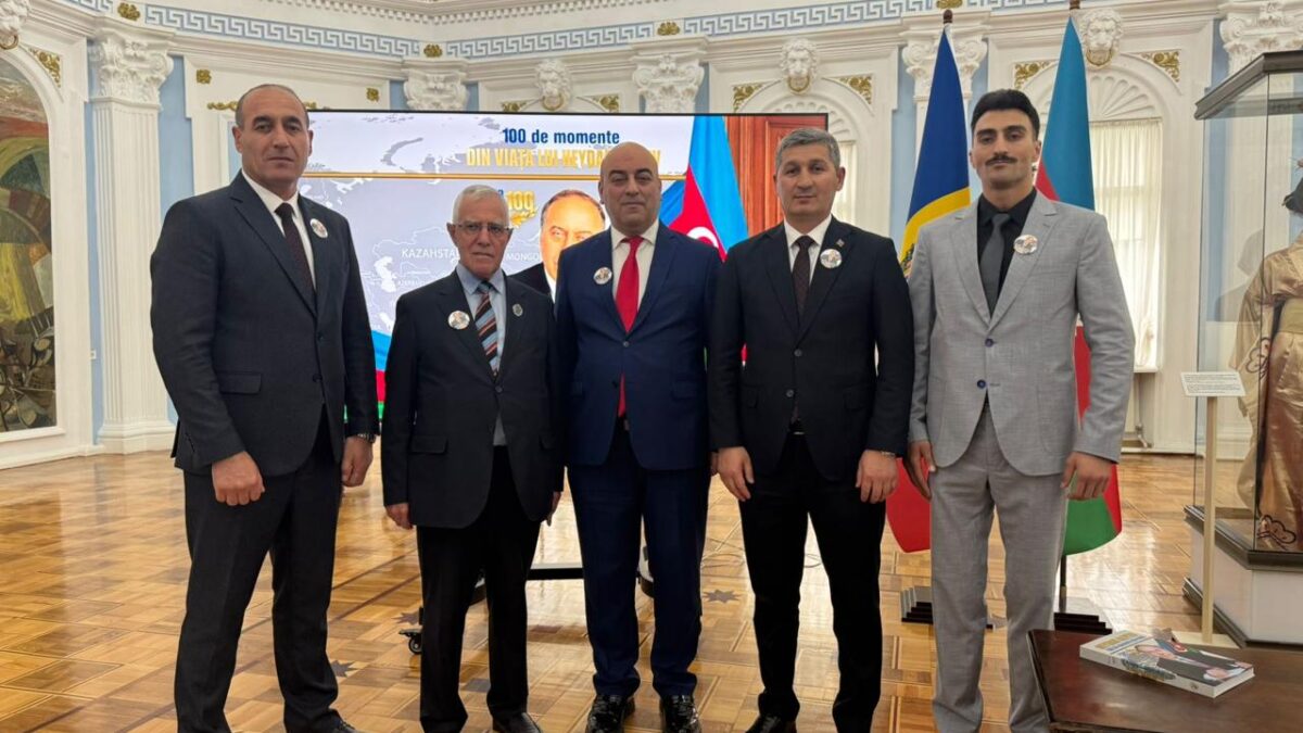 PRESENTATION OF THE BOOK “100 MOMENTS OF HEYDAR ALIYEV’S LIFE” IN CHISINAU, MOLDOVA