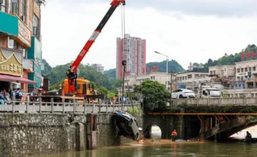 Thousands evacuated after flood warning in China