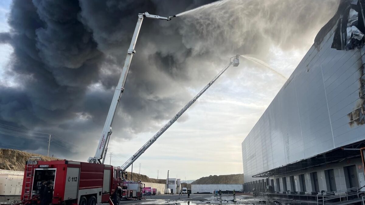Strong fire in Baku brought under control – Video