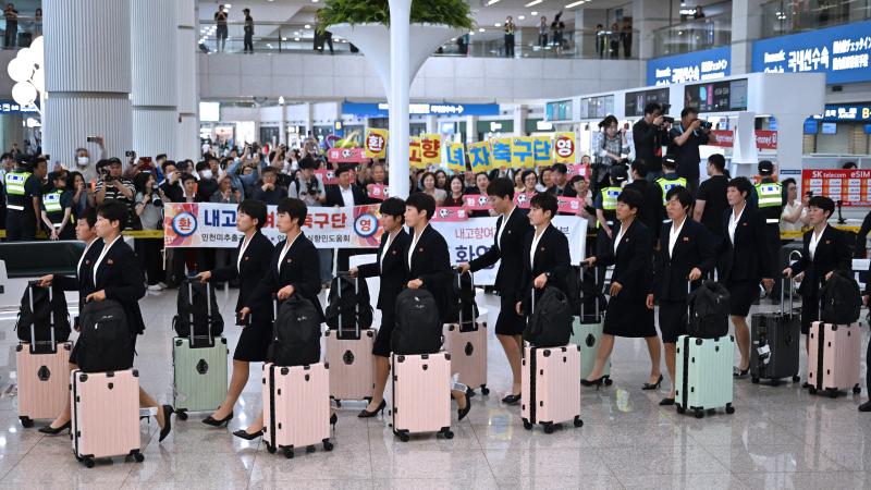 North Korean footballers arrive in South Korea for the first time in 7 years