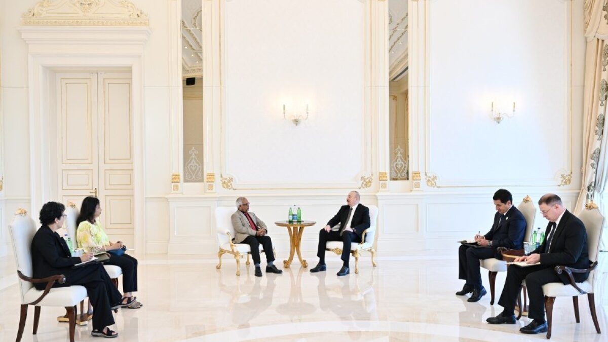 President of Azerbaijan meets with President of Mauritius