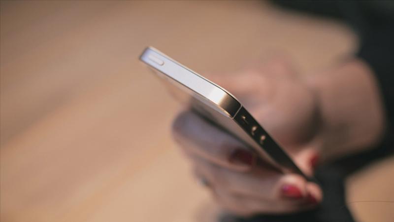 France prepares to ban mobile phones in middle schools