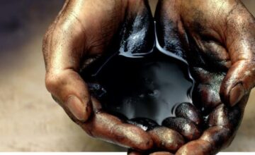 Oil prices continue to decline in global markets