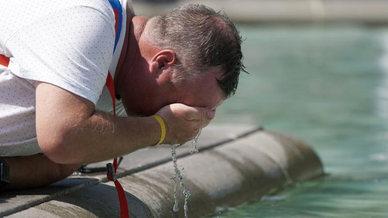 Red alert in England: Extreme heat brings life to a standstill