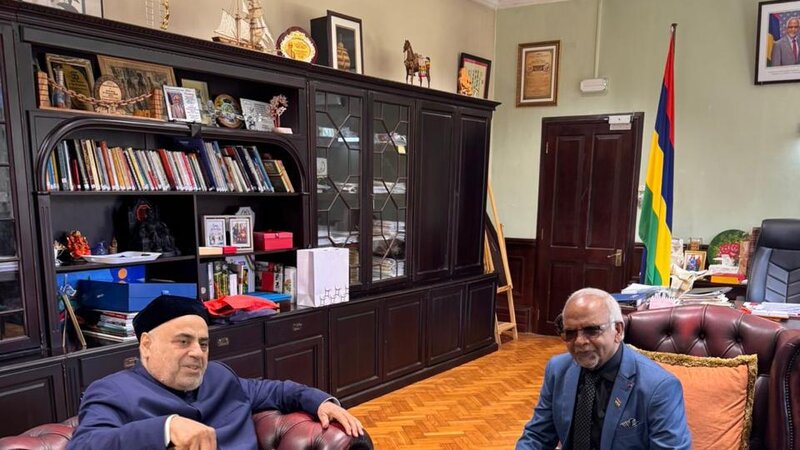 President of Mauritius and Sheikh-ul-Islam discuss cooperation in international organizations