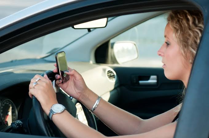 STP: More than 11,000 administrative offenses related to mobile phone use while driving detected this year