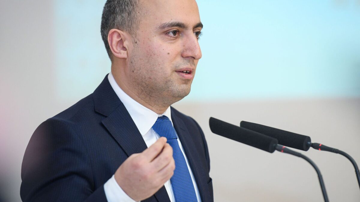 Emin Amrullayev: “There is no systemic corruption in the field of education”