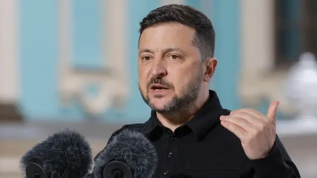 Zelensky: “E3 countries will help strengthen air defense”