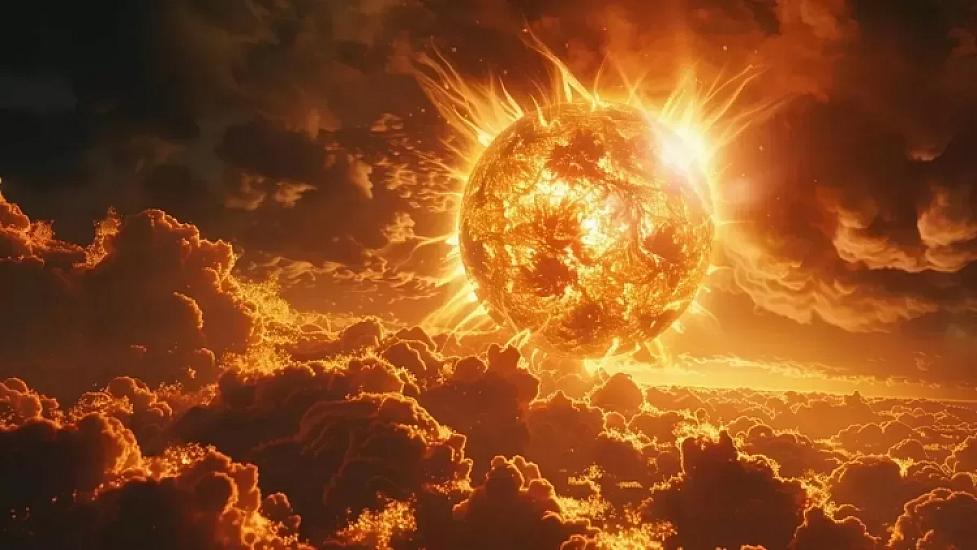 Strong solar flares expected