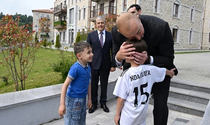 President’s sincere meeting with children in Shusha – Video