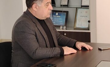 Complaint against “MEQAPLUS LLC”: “The debt owed to me is exactly 130,000 manats”