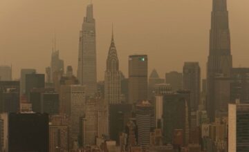 Smoke from Canadian wildfires blankets New York