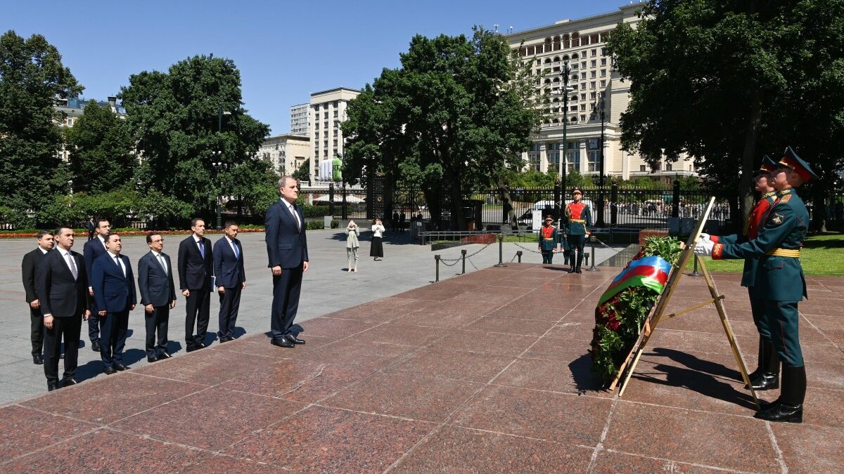 Jeyhun Bayramov visited the Tomb of the Unknown Soldier in Moscow – PHOTO