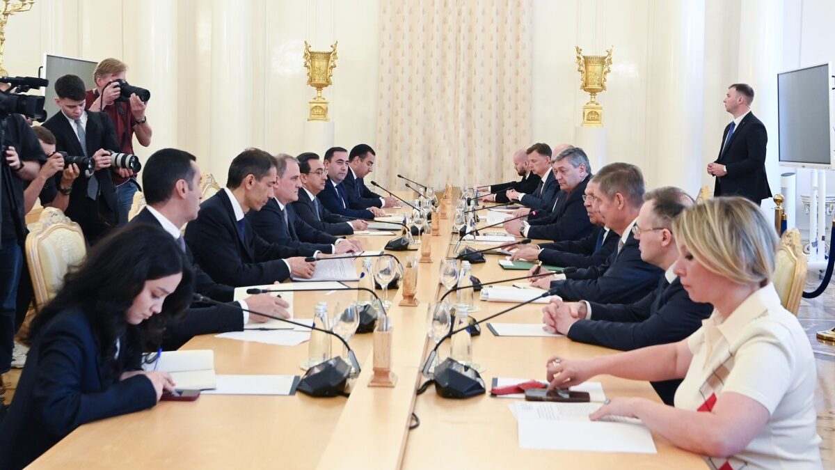 Azerbaijani MFA reveals issues discussed by Jeyhun Bayramov and Lavrov