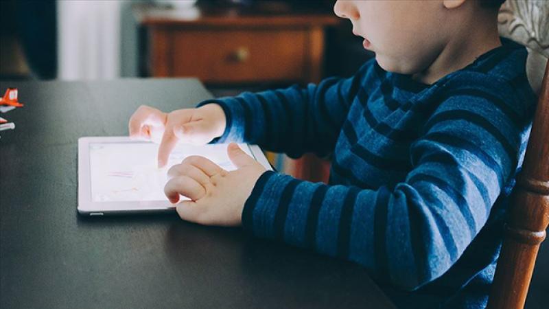 France bans children under 15 from accessing social media