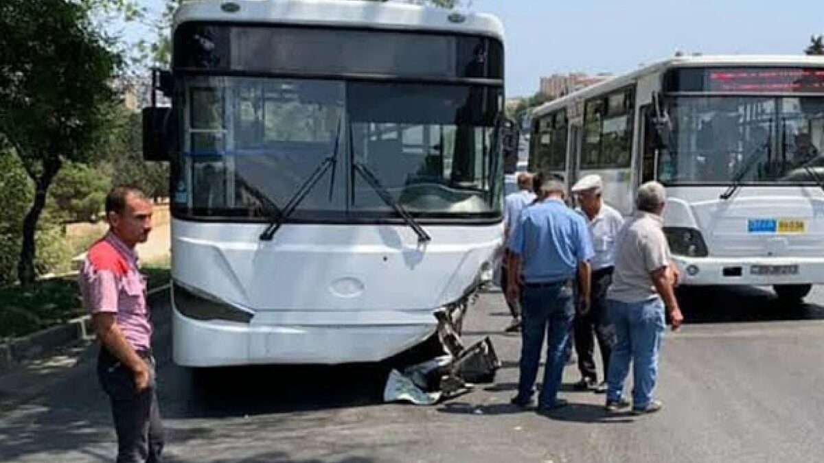 Two buses collided in Baku, 22 people injured