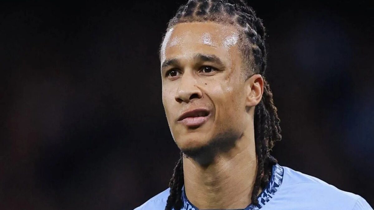 Fenerbahçe announces the signing of Nathan Ake