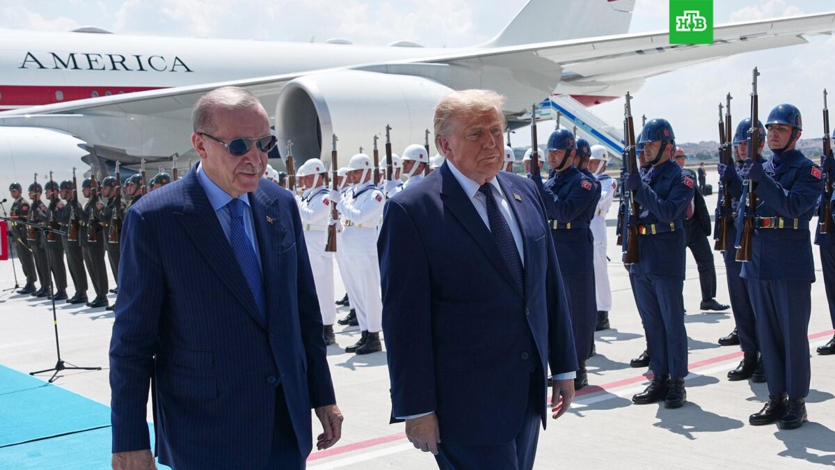 Erdogan welcomed Trump at Ankara airport