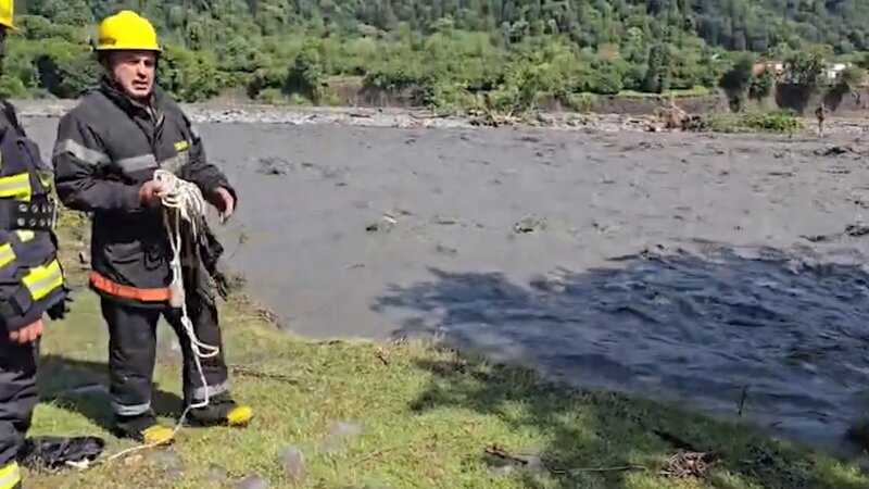 MES rescued a person stranded in the river – VIDEO