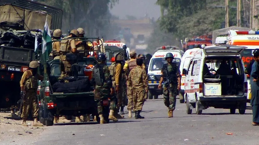 Militants attack police in Pakistan: there are dead and wounded