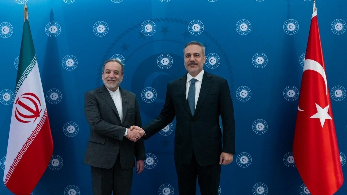 Turkish and Iranian Foreign Ministers discussed the ceasefire
