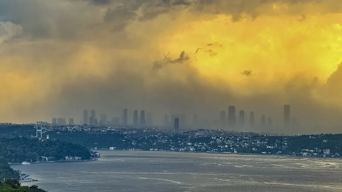 Strong storm disrupts operations at Istanbul airports
