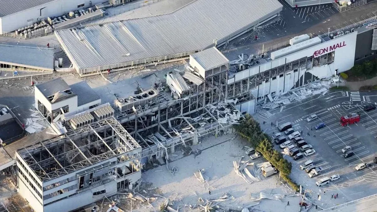 Approximately 300,000 people to be evacuated due to earthquake in Japan