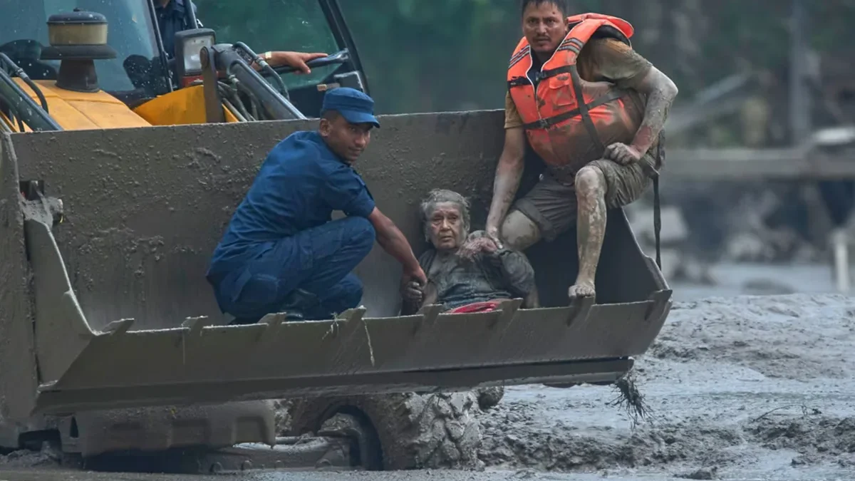 3 people died, more than 260 missing due to floods in Tibet