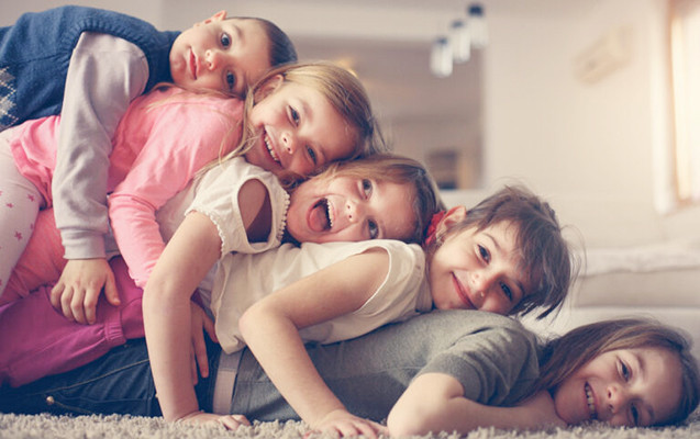 The number of children in poor families in our country is higher than in wealthy families