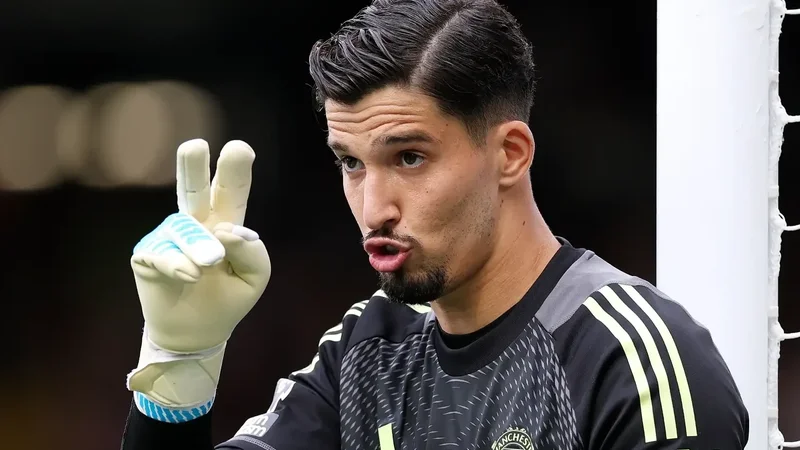 Former Fenerbahçe goalkeeper heads to Spain