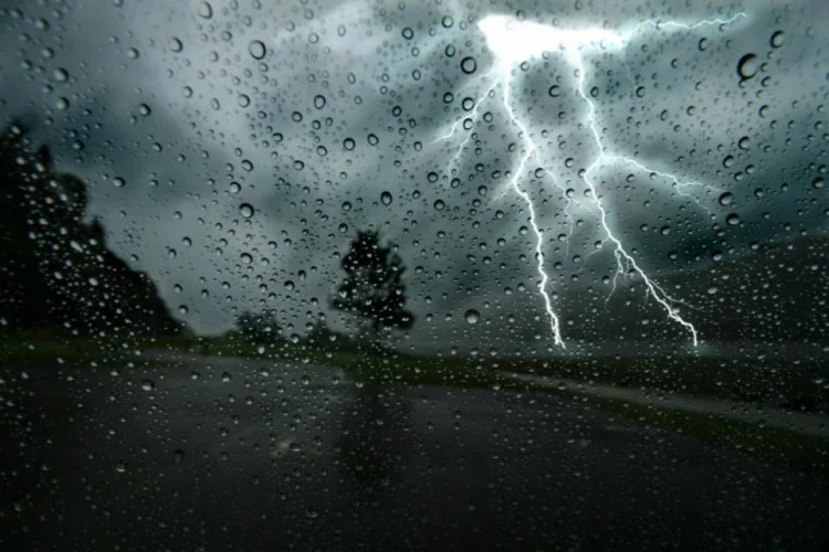 Rain and lightning in some areas – Actual weather